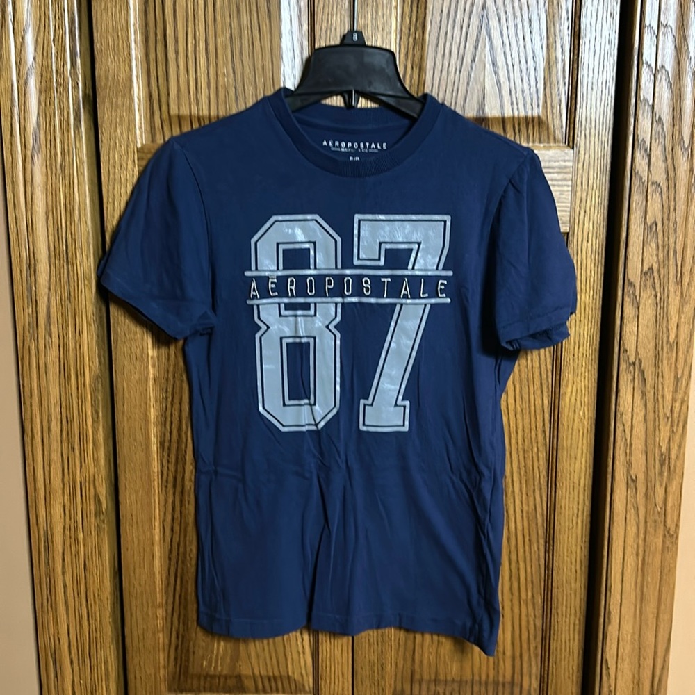 Aeropostale Men’s Navy Blue T-Shirt - Small